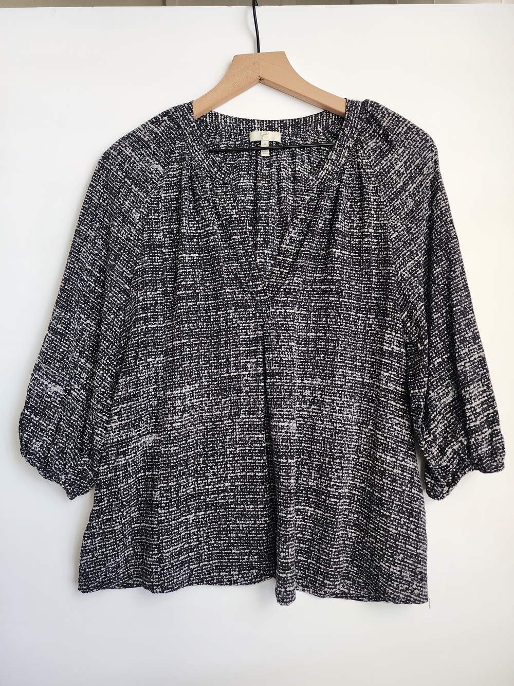 Joie 3/4 Sleeve Silk Black and White V-Neck Blouse